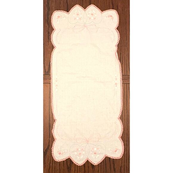 LOT of 4 Heavily Embroidered Table Runners Dresser Scarf 50s Vintage Linens - Picture 2 of 11